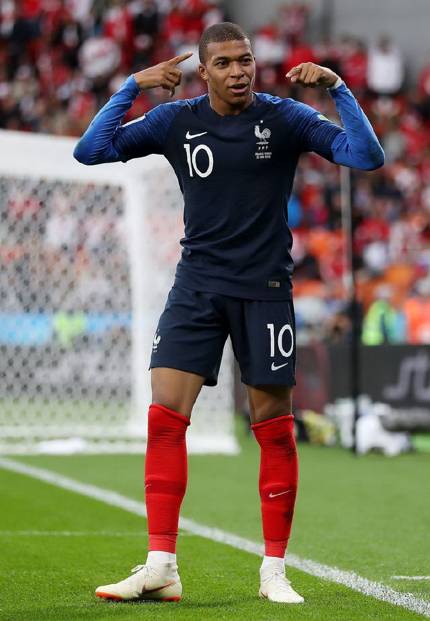 德甲前瞻：狼堡3连败状态低迷，近7次对战勒沃库森难求1胜（德甲前瞻：狼堡陷三连败低谷，近7战勒沃库森仍无胜绩）