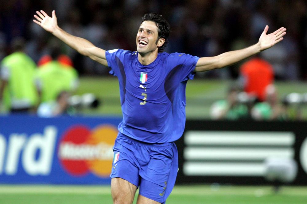 卡什：今夏只想留在维拉；还在找对象，波兰女生请私信我（卡什表态今夏只留维拉；仍在寻觅另一半，欢迎波兰女生私信）