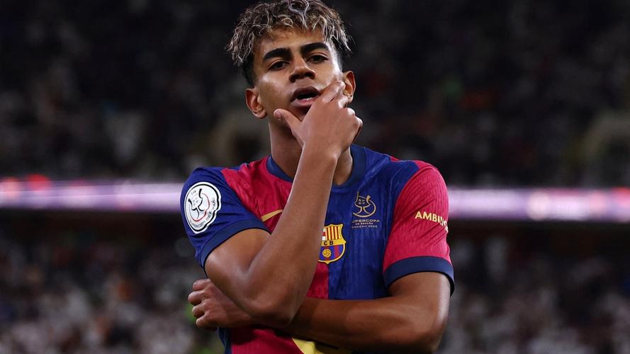 博雷戈：球队战术围绕奎因展开，他将自己水平提升到了新高度（博雷戈：球队战术以奎因为核心，他已将个人水平提升至全新高度）