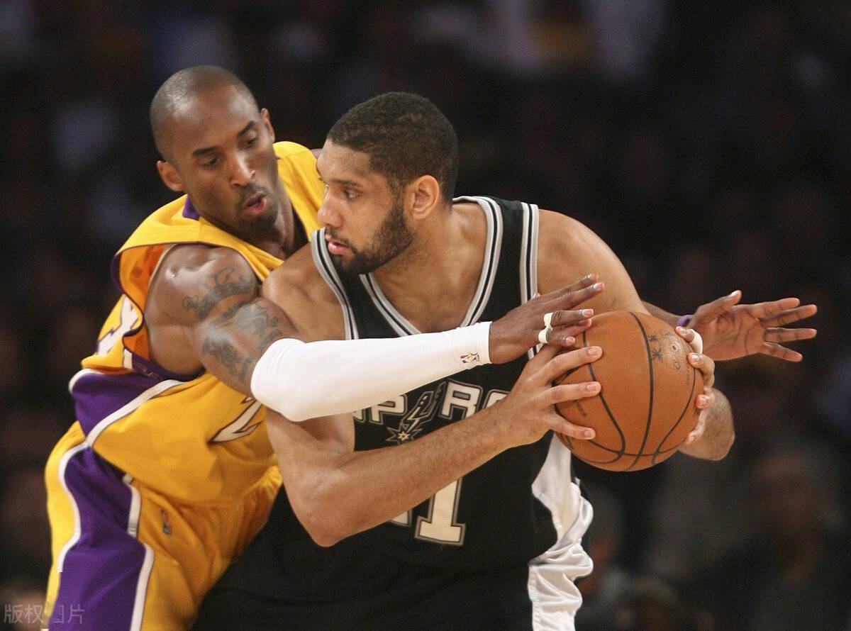 艾维和哈里斯复出！活塞VS雄鹿首发：康宁汉姆大战罗林斯（艾维与哈里斯伤愈复出！活塞战雄鹿首发出炉：康宁汉姆对决罗林斯）