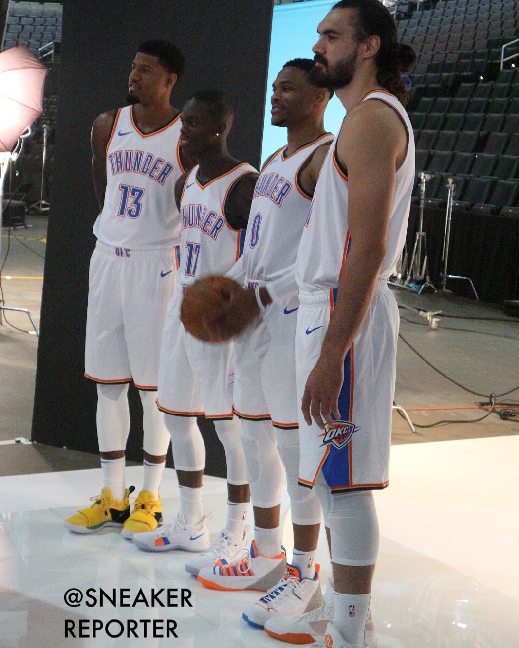 阿德巴约弧顶压哨绝杀三分不中，热火105-106惜败魔术（阿德巴约弧顶压哨三分偏出，热火105-106憾负魔术）