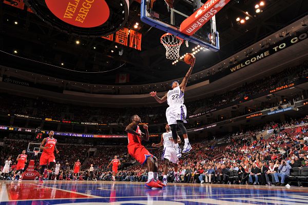 CBA半场：布朗17分，付豪7分，广厦46-29辽宁（CBA半场战况：广厦46-29领先辽宁，布朗17分、付豪7分）