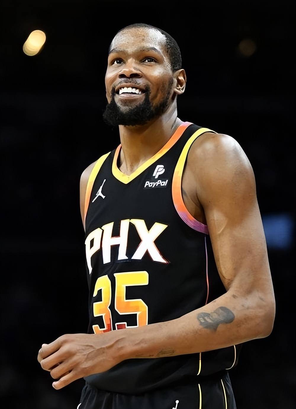 赖因德斯：我不是曼城的新德布劳内，我是很全面的中场球员（赖因德斯：别把我当作曼城新德布劳内，我是一名全能中场）