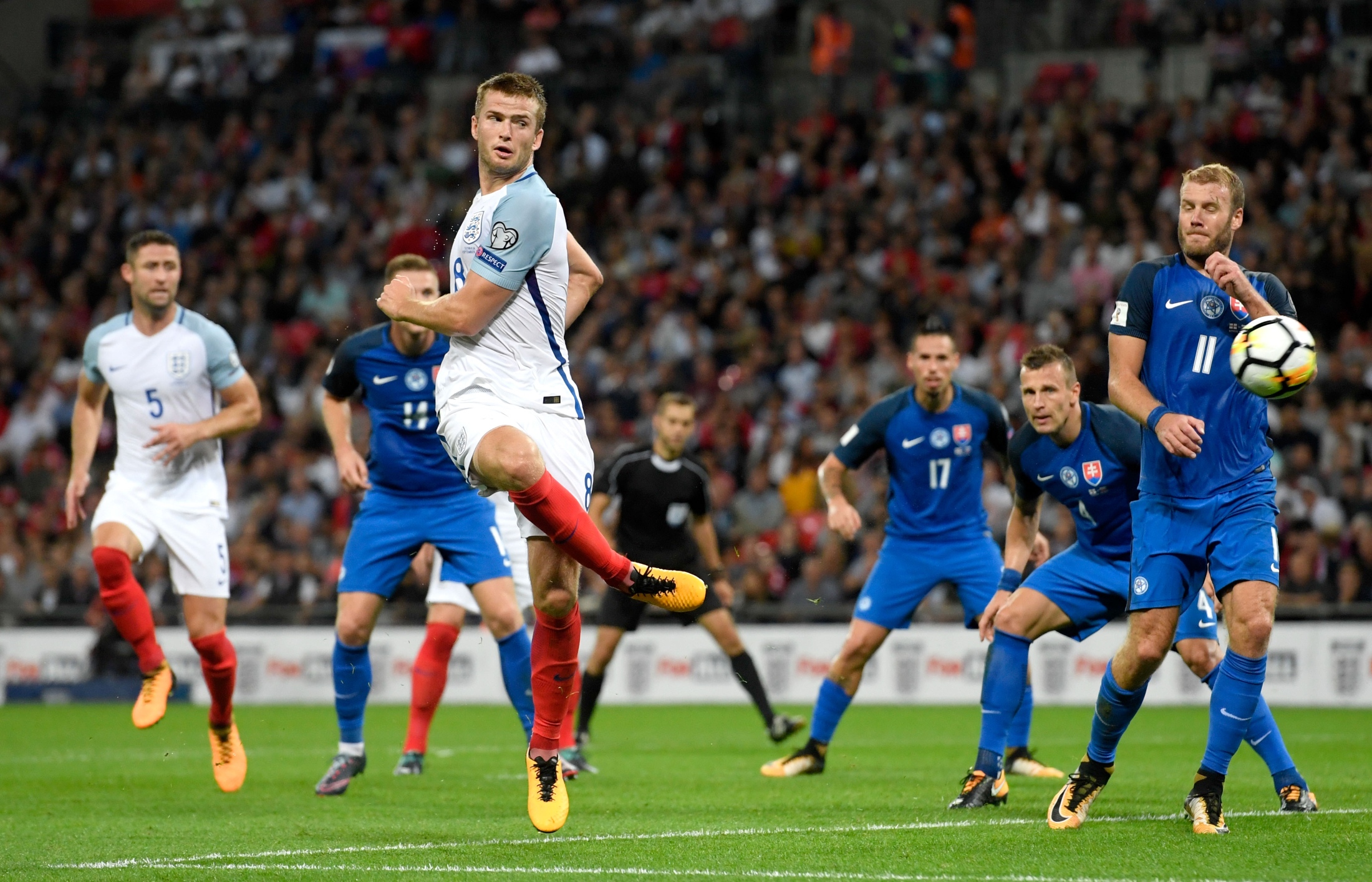 深圳新鹏城官方：外援德-列昂索将在合同期满后正式离队（深圳新鹏城官宣：德-列昂索合同到期后正式离队）