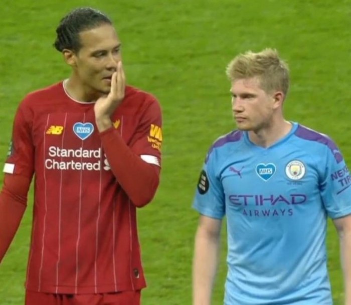 英超第13轮切尔西对阵阿森纳，双方均状态出色，争夺争冠席位，赛果待定。（英超第13轮焦点战：切尔西迎战阿森纳，双方状态火热，争冠卡位战悬念待解）