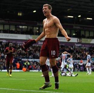 足球国足队长发声：我们不会放弃任何一场比赛（国足队长表态：每一场比赛我们都会全力以赴）