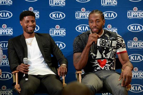 追求保罗，联手詹皇冲冠？湖人操作引爆联盟，字母哥也要加盟？（保罗成目标携手詹皇冲冠？湖人连番操作轰动联盟，字母哥或将加盟？）