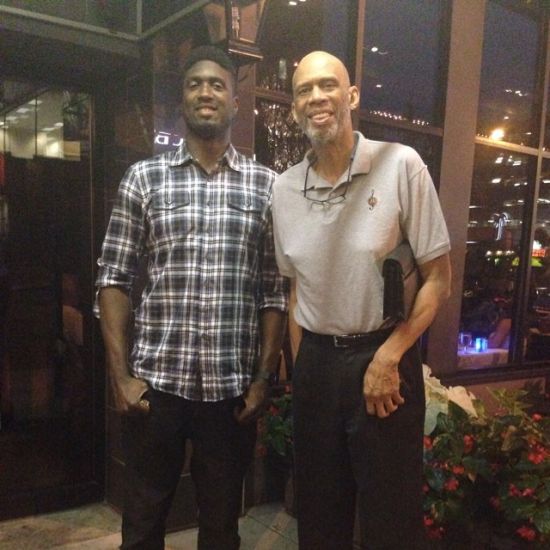 足坛巫术大作战：有球队靠癞蛤蟆夺欧冠，姆巴佩有黑魔法？（足坛玄学大乱斗：有队靠癞蛤蟆符问鼎欧冠，姆巴佩也有神秘加持？）