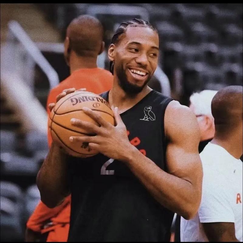 首节高效表现，杰伦·布朗开启强势模式（首节火力全开，杰伦·布朗强势开局）