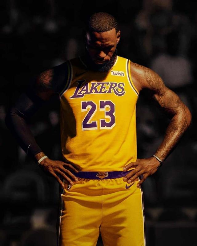 东体：国足海外拉练或选阿联酋，存在与一些球队约球的可能（东体：国足海外备战或赴阿联酋，可能与部分球队约战）