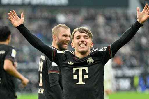 邱彪：这场球在篮板和助攻数上做得不错 希望更多国内球员站出来（邱彪：本场比赛篮板与助攻表现出色，期待更多本土球员挺身而出）