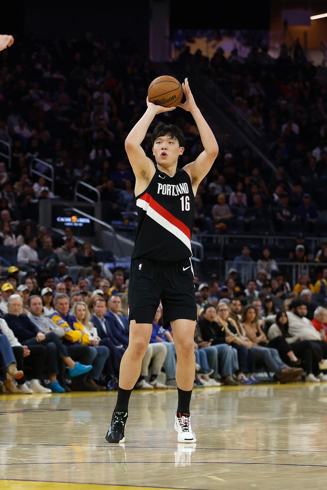 西甲最新轮次比赛结果，皇马小胜巴塞罗那（西甲本轮战报：皇马小胜巴萨）