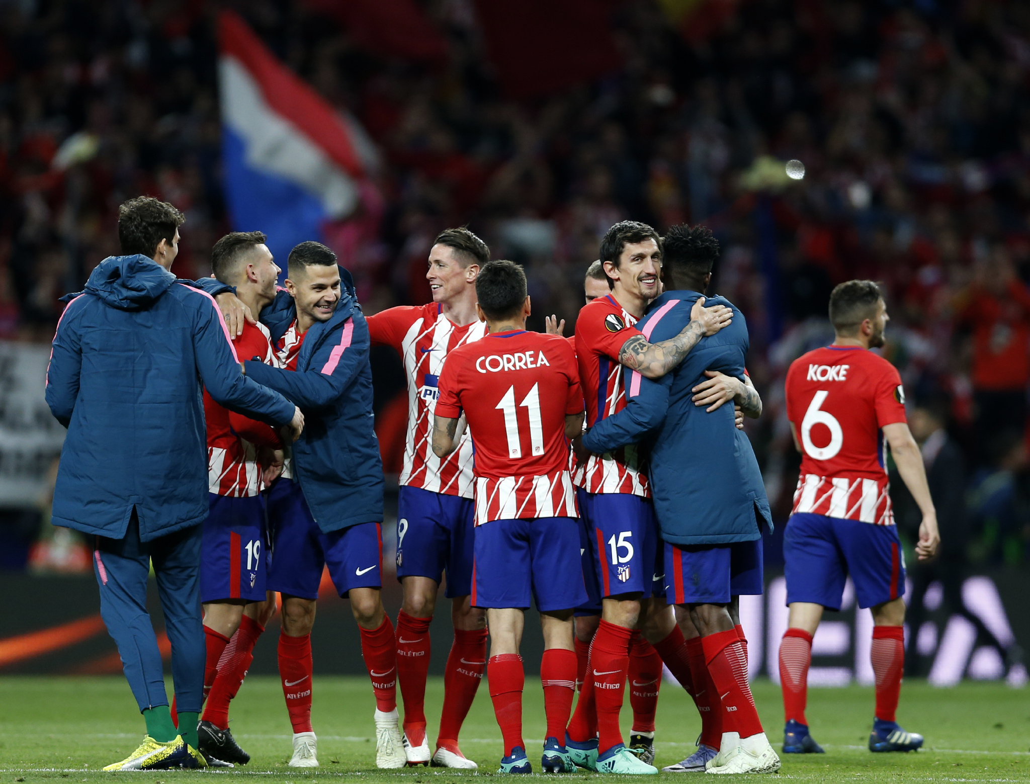 巴西甲前瞻：帕尔梅拉斯遭遇两连败，维多利亚客场状态低迷（巴甲前瞻：帕尔梅拉斯连败承压 维多利亚客场依旧低迷）