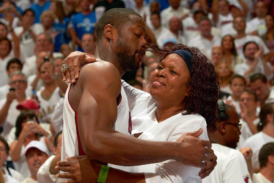 记者：兰克尔-泽擅空手套白狼，找朴志洙要落场球衣而不是换（记者：兰克尔-泽被指“空手套白狼”，向朴志洙索要赛后球衣而非交换）